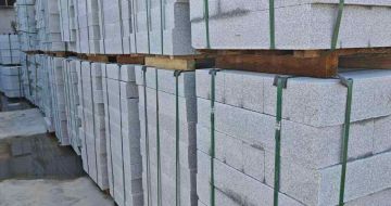 铜仁芝麻白路牙石，路侧石