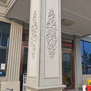 铜仁芝麻白别墅雕刻柱子  黄金麻