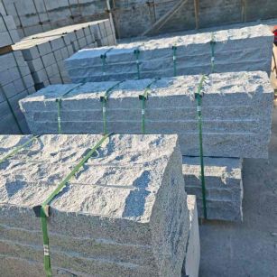 铜仁芝麻白自然面整石 坐凳