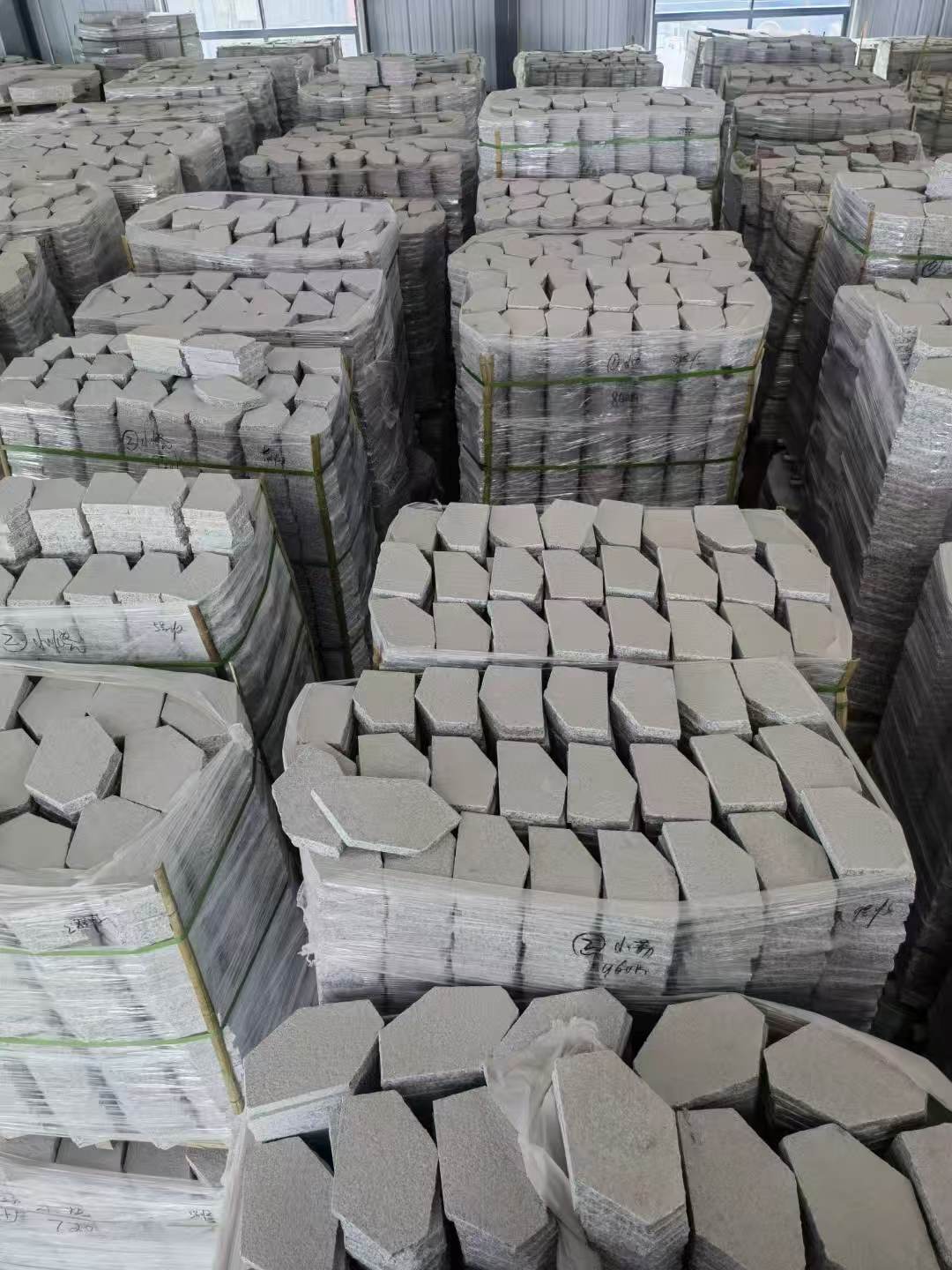 铜仁芝麻白石材冰裂纹，碎拼。