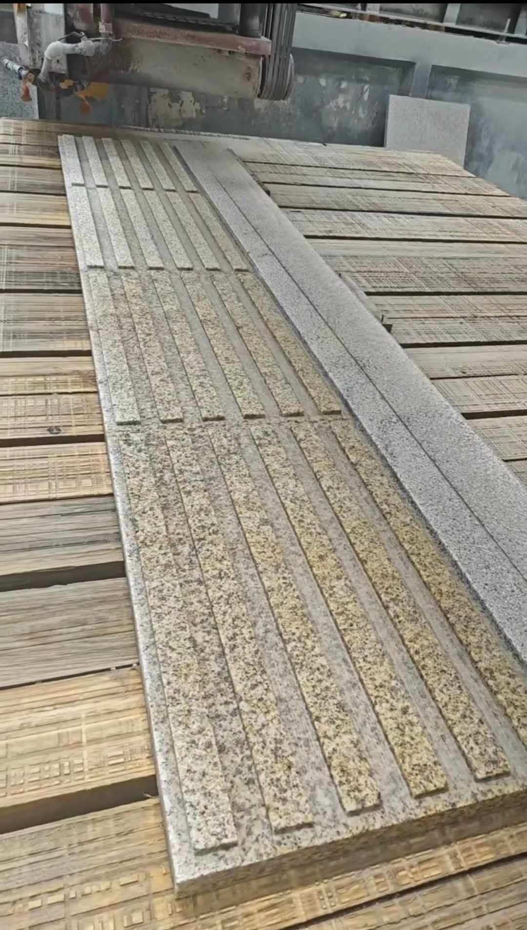 铜仁黄金麻盲道石 盲条