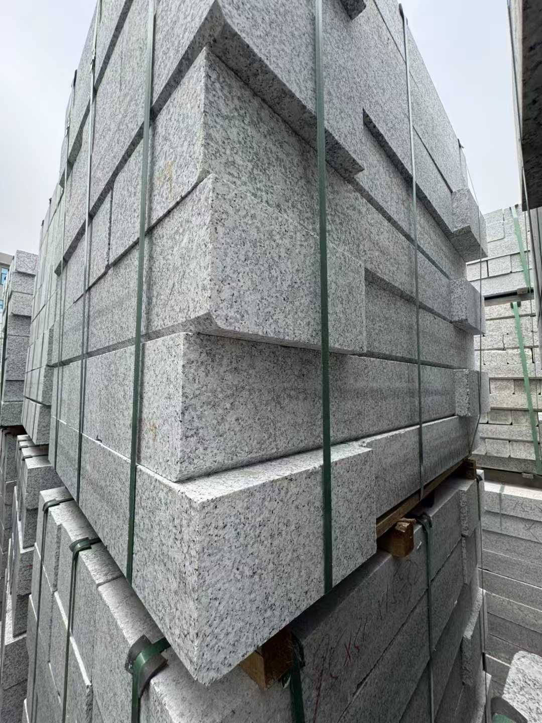 铜仁芝麻白路牙石 马路牙子