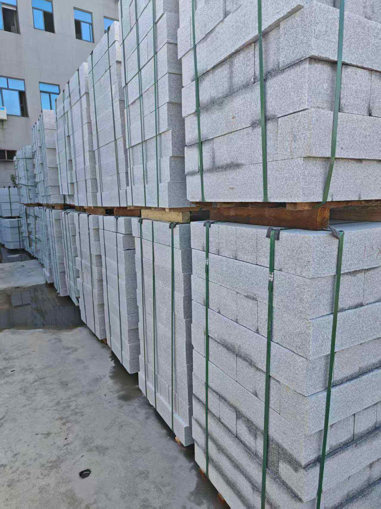 铜仁芝麻白路牙石，路侧石