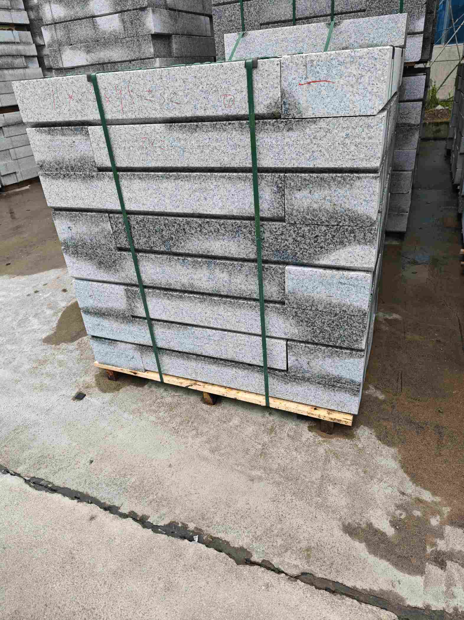 铜仁芙蓉白路牙石，马路牙子